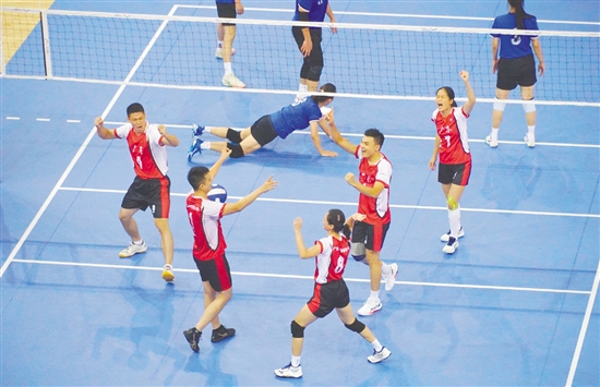 球員慶祝勝利時(shí)刻。