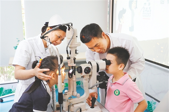 視力檢查可以掌握孩子的眼健康情況。