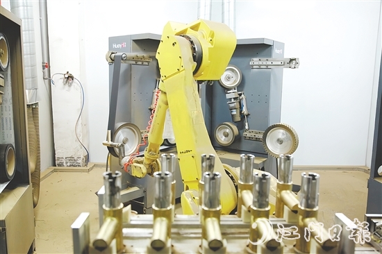 華藝衛(wèi)浴通過引入工業(yè)物聯(lián)網(wǎng)平臺(tái)，提高生產(chǎn)效率。