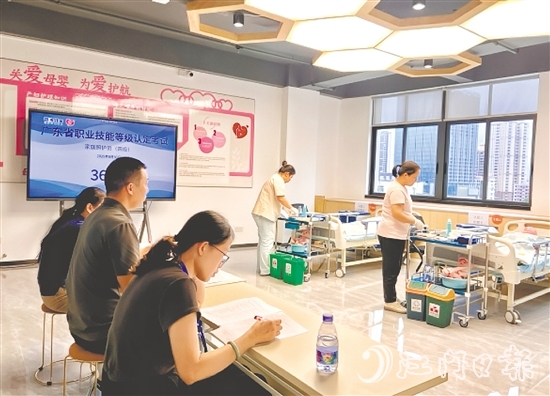 當(dāng)天考場(chǎng)秩序井然，考評(píng)流程嚴(yán)謹(jǐn)規(guī)范。