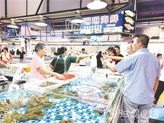 開漁以來，廣海水產(chǎn)交易中心迎來銷售旺季。