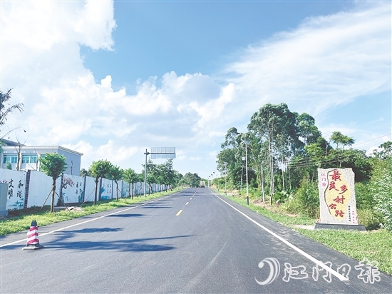 宅梧鎮(zhèn)將農(nóng)文旅產(chǎn)業(yè)融合發(fā)展作為典型鎮(zhèn)建設(shè)的核心引擎。圖為源林大道。