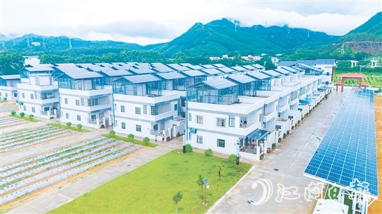 鶴山供電做優(yōu)服務(wù)，助力址山鎮(zhèn)蓮珠新村光伏改造項目順利完成并網(wǎng)。