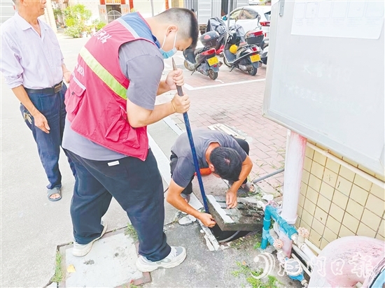 三江鎮(zhèn)已完成1000多個驅蚊藥包的制作與吊放，覆蓋市場周邊、背街小巷、居民小區(qū)等重點區(qū)域。
