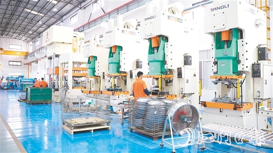 法羅力熱能設(shè)備在鶴山市科工商務(wù)局的助力下開展省級專精特新企業(yè)認(rèn)定申報。