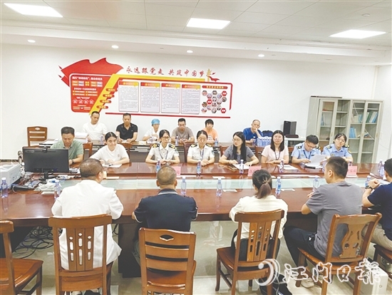 臺(tái)山市醫(yī)保局、衛(wèi)健局、市監(jiān)局開展“雙隨機(jī)”部門聯(lián)合檢查工作。