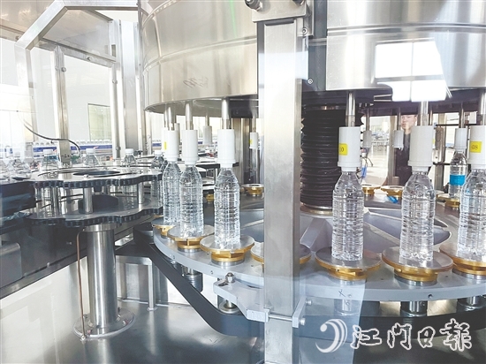 恩州山泉水是江門水都產(chǎn)業(yè)園引進(jìn)的首個項目，于去年正式投產(chǎn)。