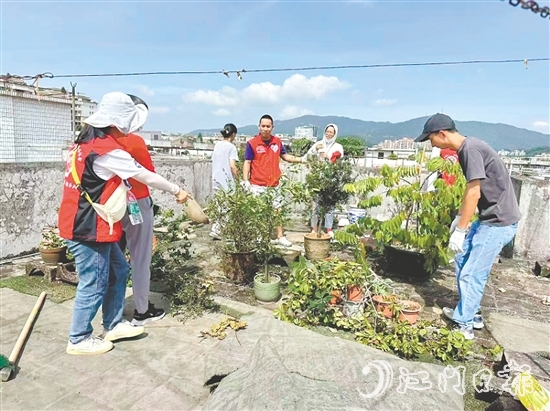 新會區(qū)政協(xié)委員主動擔(dān)當(dāng)，積極參與愛國衛(wèi)生運(yùn)動。