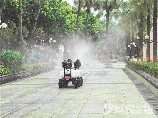 圭峰會城投放智能消殺設備，提高消殺效率。