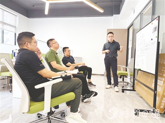 大廣海灣青創(chuàng)智谷辦公條件完善，博士團(tuán)隊(duì)點(diǎn)贊臺(tái)山的創(chuàng)業(yè)環(huán)境。