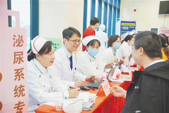 義診現(xiàn)場(chǎng)。