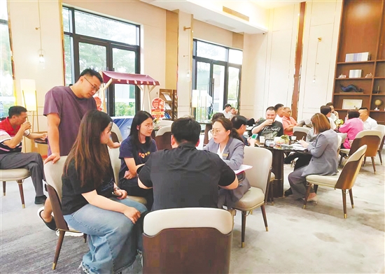 利好政策吸引購(gòu)房者“進(jìn)場(chǎng)”。