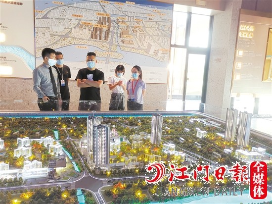 中秋期間，各大樓盤給力促銷，吸引了一批購房者“上車”。