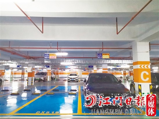 部分開(kāi)發(fā)商對(duì)車(chē)位進(jìn)行大力促銷。