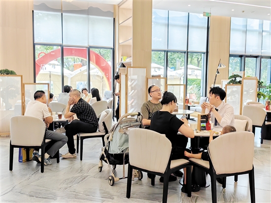 7月，高品質(zhì)樓盤的熱銷帶動了市場的活躍度。