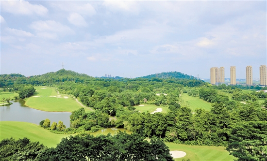 江發(fā)·翡翠觀瀾項目環(huán)境優(yōu)美，吸引了許多攝影愛好者。