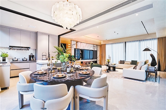 復(fù)式大平層空間奢華大氣。