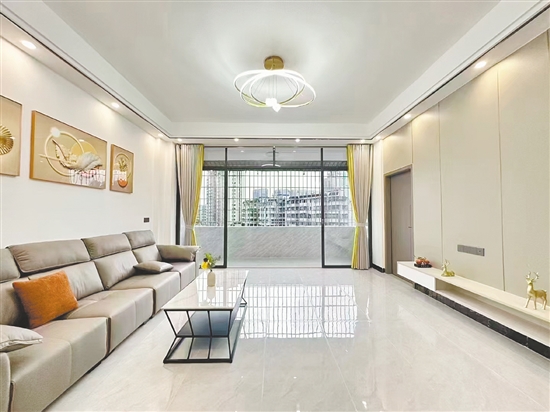 舊房經(jīng)過重新裝修，面貌煥然一新。