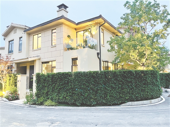 低層住宅產(chǎn)品通常具備獨(dú)立庭院等不可復(fù)制的居住體驗(yàn)。