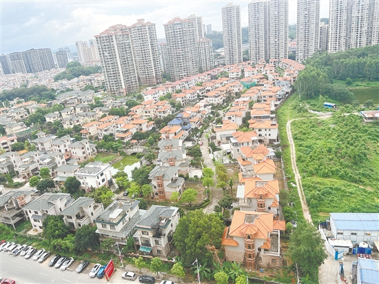 目前市區(qū)不少樓盤有二手別墅出售。