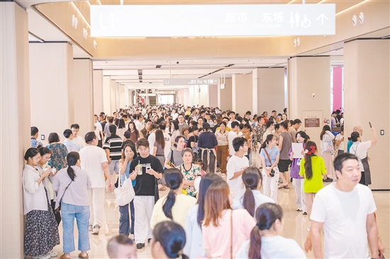 開業(yè)至今，江門利和廣場(chǎng)購(gòu)物中心人氣旺。