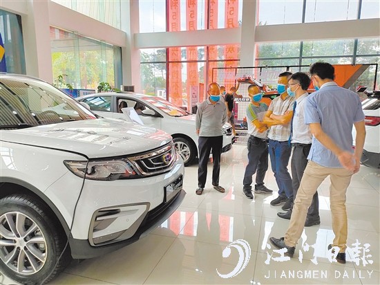 今年上半年，江門(mén)市區(qū)消費(fèi)者買(mǎi)車(chē)熱情高。
