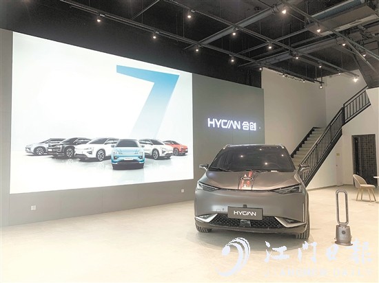 合創(chuàng)汽車江門萬達(dá)體驗中心正式試業(yè)。