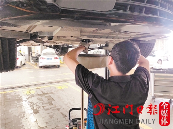 汽車4S店的售后服務越來越好。