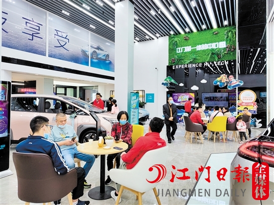 如何通過直播，提升消費(fèi)者到店成交值得思考。