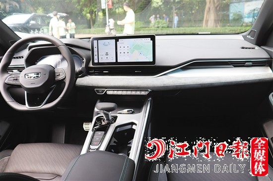 2023款星瑞配備12.3英寸的中控屏和液晶儀表盤，功能實(shí)用。