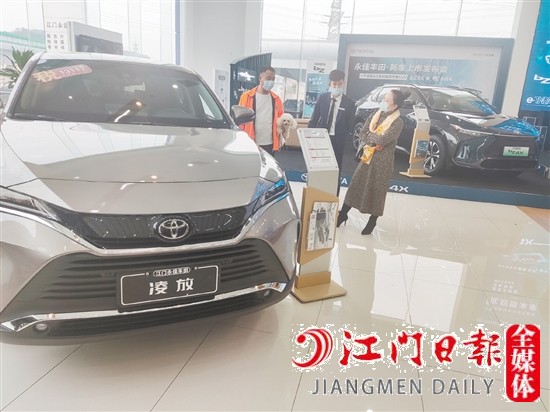 買車過(guò)年成為一種潮流。