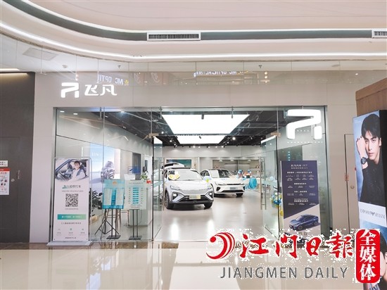近年來，進駐繁華商場成為許多造車新勢力的常態(tài)。