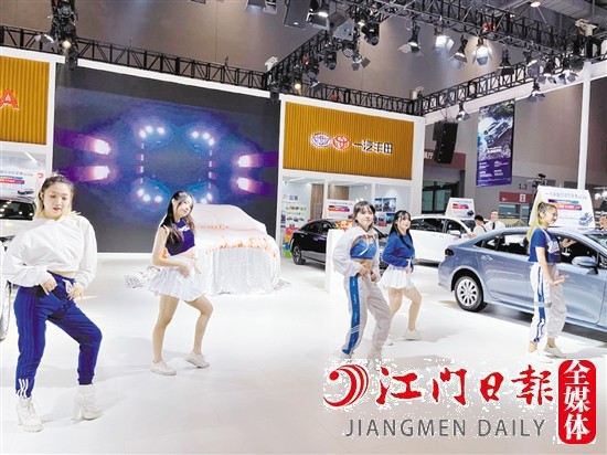 端午車展現(xiàn)場(chǎng)將有精彩的表演。
