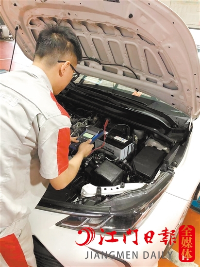 近期有不少車主到4S店檢查、更換蓄電池。