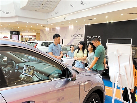 消費(fèi)者購(gòu)車時(shí)建議選擇口碑好的經(jīng)銷商。