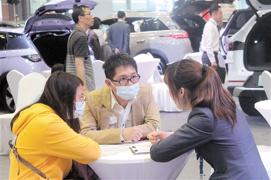 消費(fèi)者在簽訂購(gòu)車合同時(shí)不妨多注意。