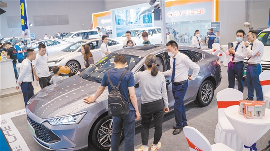 往屆的“五一”車展均吸引許多消費者目光。