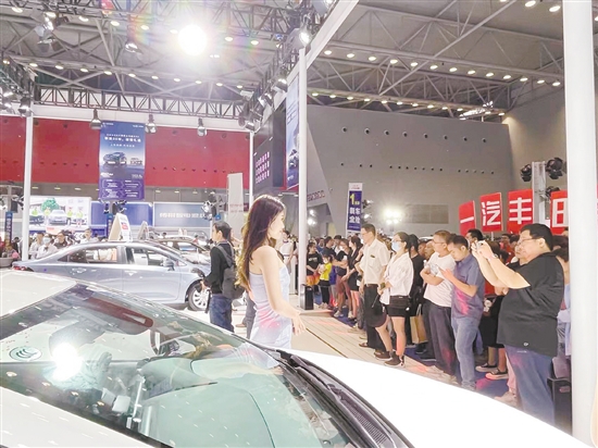 轉移到廣東珠西國際會展中心舉辦后，“五一”車展整體規(guī)模上升到新高度。