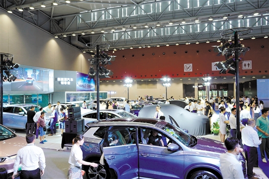 往屆本報(bào)舉辦的大型車(chē)展，均吸引許多市民的目光。