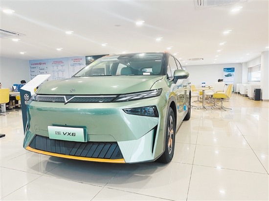 啟辰新款VX6造型時(shí)尚動(dòng)感。